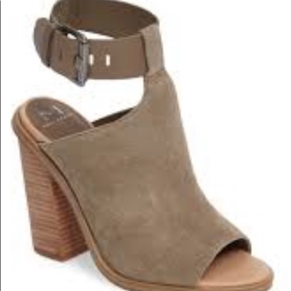 MARC FISHER Sz 10  Vashi Peep Toe Suede Stacked 4.5” Heel Booties - Picture 1 of 11